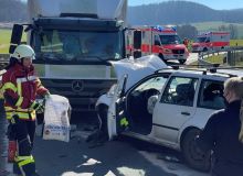 Feuerwehr setzt IMSORB Ölbindemittel bei Verkehrsunfall zur Bindung ausgelaufener Flüssigkeiten ein